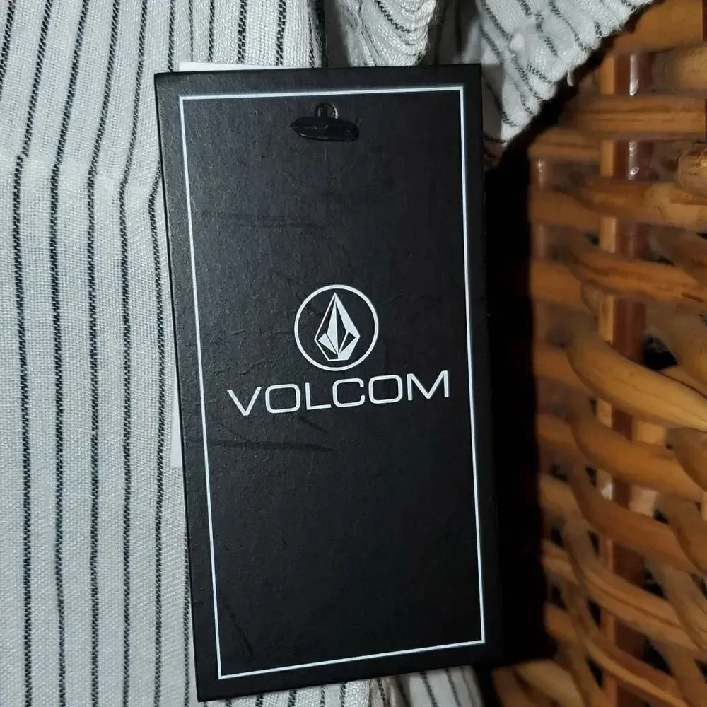 NWT Volcom Dress XL. NWT